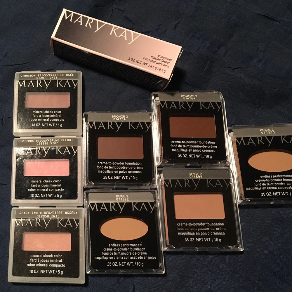 Mary Kay: foundation/blush